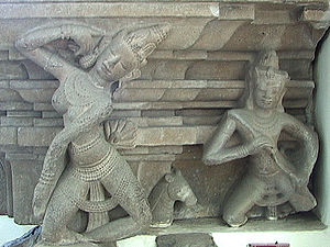 Datei:300px-Apsara Gandharva Dancer Pedestal Tra Kieu.jpg
