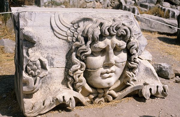 Datei:600px-Medusa Didyma.jpg