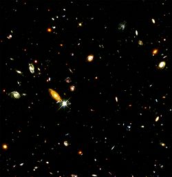 Datei:250px-Hubble deep field.jpg