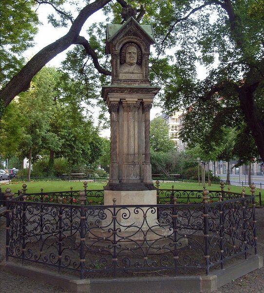 Datei:1084px-Altes Bach-Denkmal in Leipzig.JPG