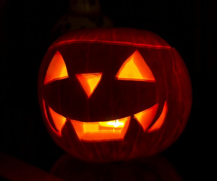 Datei:1081px-Halloween Jack-o'-lantern.jpg