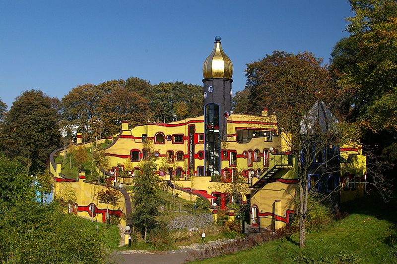 Datei:Hundertwasser-Gebäude, Essen.jpg