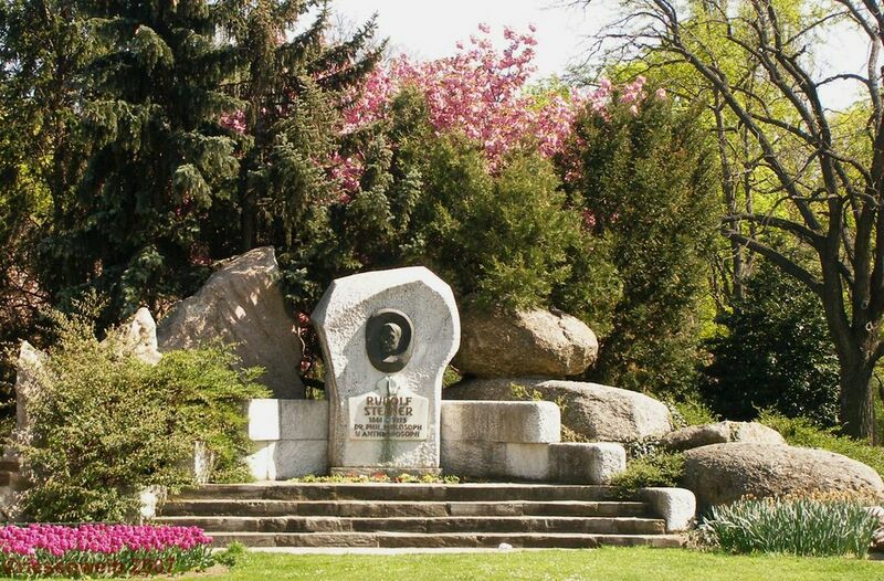 Datei:1024px-Rudolf Steiner Denkmal Schweizergarten.jpg