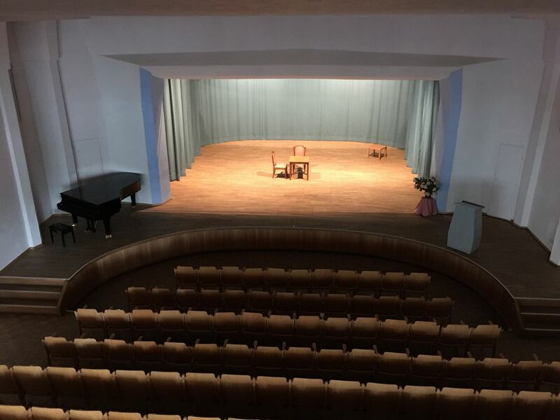 Datei:1024px-Rudolf-Steiner-Haus-Hamburg-Theatersaal.jpg
