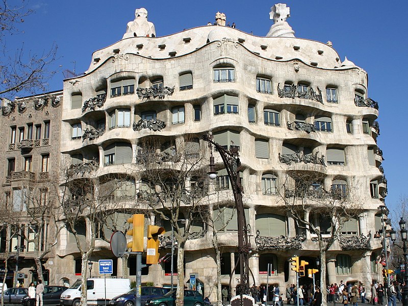 Datei:Spain.Barcelona.Casa.Mila.jpg