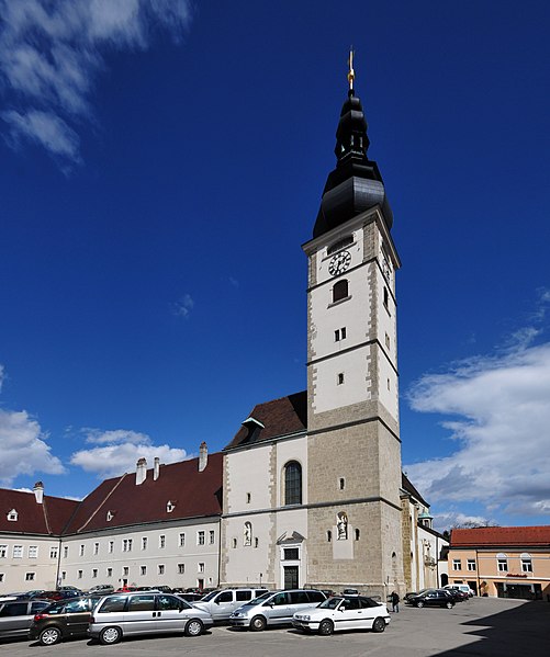 Datei:13-04-13-st-poelten-domplatz-315a.jpg