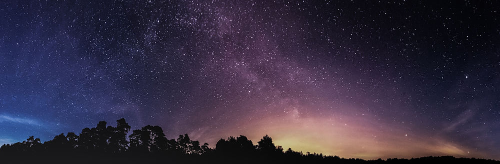 Der Nachthimmel im Sommer in südöstlicher Richtung