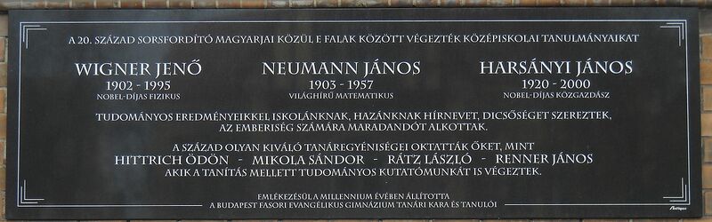 Datei:1600px-WignerNeumannHarsanyi Varosligeti17.jpg
