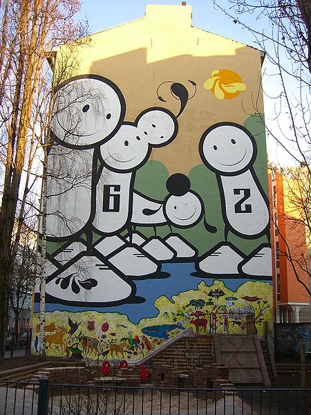 Datei:The london police tlp mural-berlin.jpg