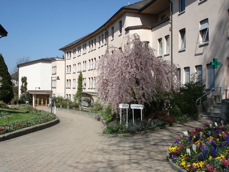 Datei:1024px-Ita-Wegman-Klinik.jpg