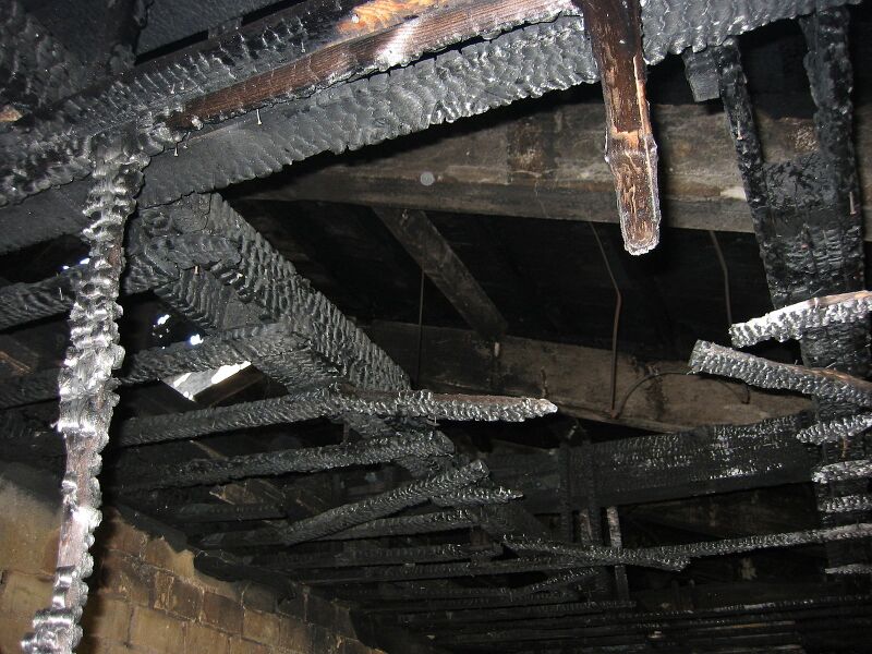 Datei:1600px-Brandschaden.jpg
