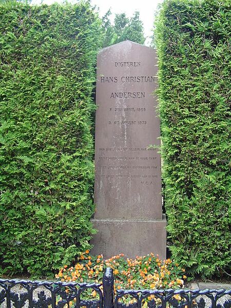 Datei:460px-H. C. Andersen grave 1.jpg