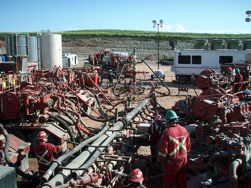 Datei:Frac job in process.JPG