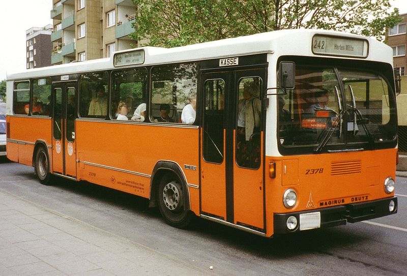 Datei:Magirus Deutz SH110 Vestische Straßenbahn.jpg