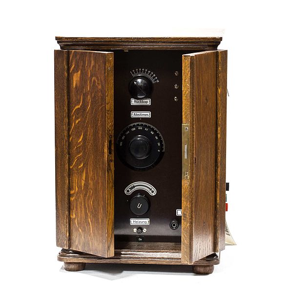 Datei:DR-Rundfunkempfänger 1924.jpg