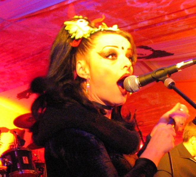 Datei:Nina Hagen 2003aa zmf ubt.jpeg